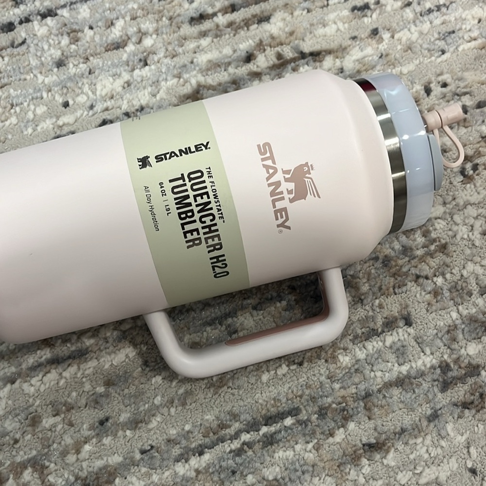 Stanley Quencher H2.0 Tumbler - Picture 4 of 8